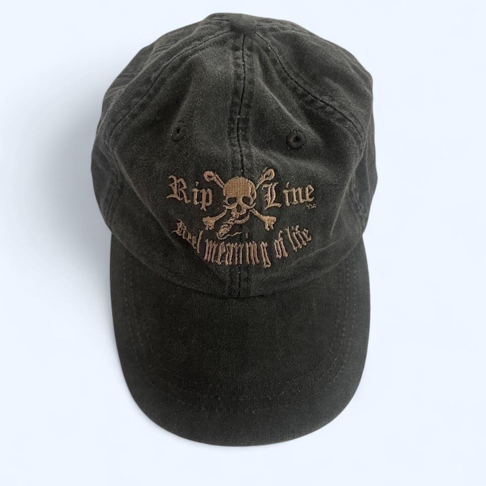 Vintage-style baseball cap with embroidered skull by Adams